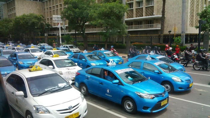 Demo Sopir Taksi Tak Boleh Langgar Hak Konsumen!