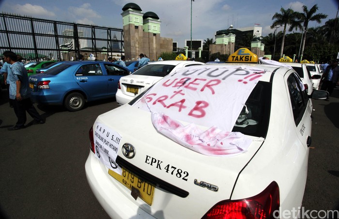Kemenhub Nyatakan Uber dan GrabCar Status Quo Saat Masa Transisi