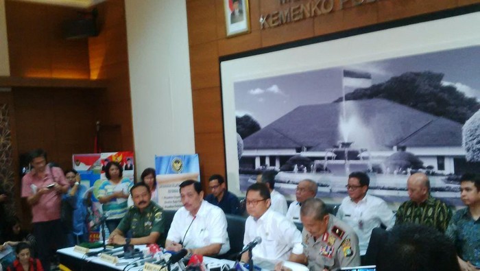 Demo Taksi Ricuh, Menko Luhut: Provokator Jangan Macam-macam!