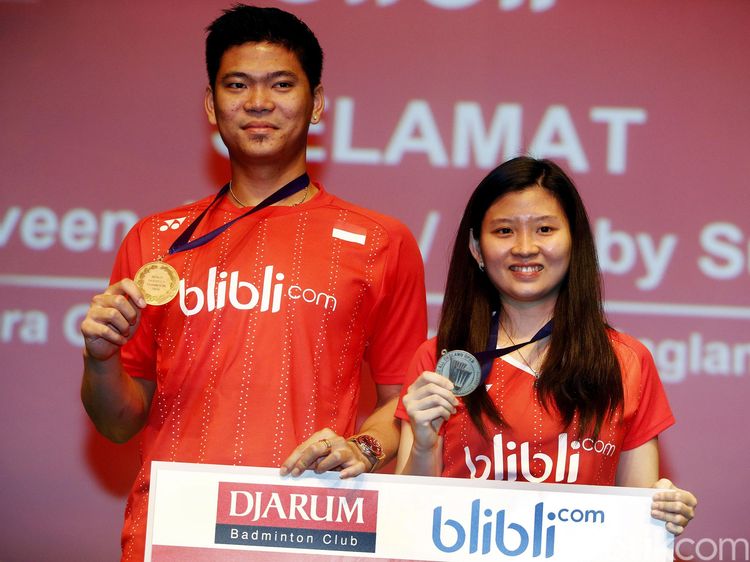 Praveen/Debby Diguyur Bonus