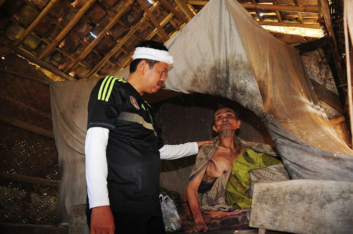 Kisah Haru Bah Kadim, Telantar Tinggal di Gubuk karena Tak Dirawat Anak