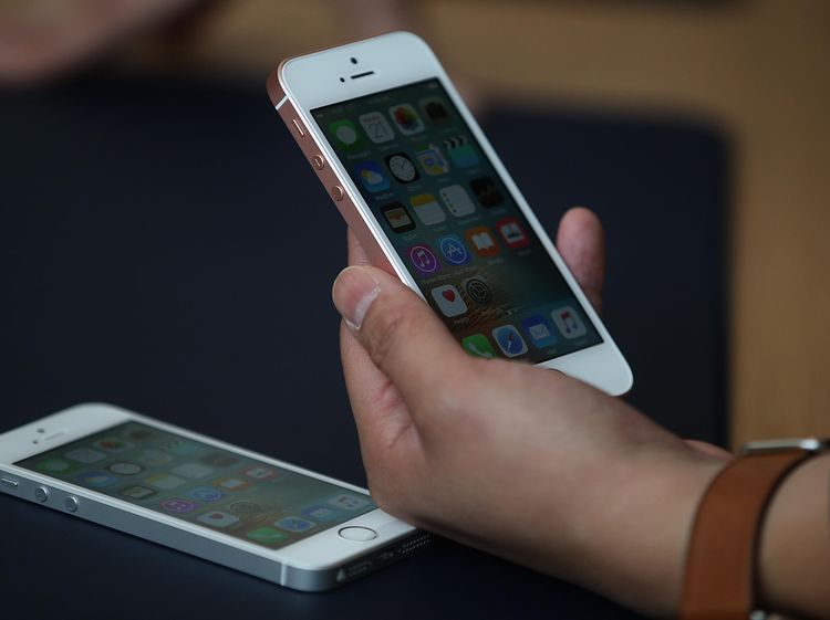 iPhone SE, Kecil-kecil Cabe Rawit yang Bangkit Lagi