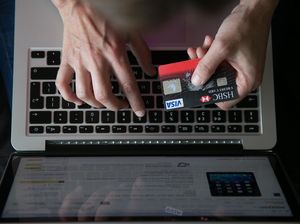Tips Belanja Online Aman Saat Lebaran