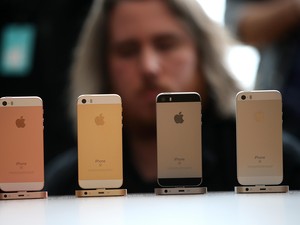 iPhone SE Bungkam Cibiran