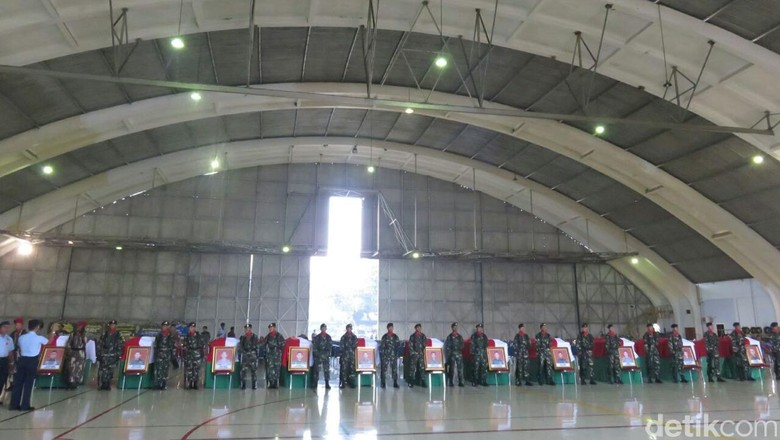 Di Depan Keluarga Korban Heli, Panglima TNI: Kami Semua Bangga! Di Depan Keluarga Korban Heli, Panglima TNI: Kami Semua Bangga!