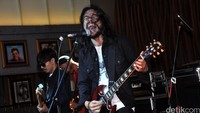 Kini ia merilis album baru, Jalur Alternatif. Dia menggunakan nama Marcello dan penampilan yang disebutnya urakan. (Dok. detikHOT)