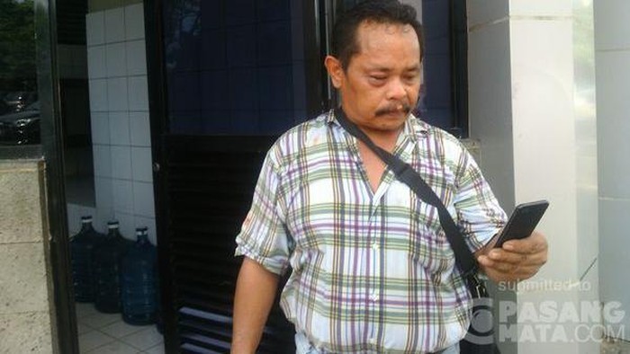 Mata Sopir Metromini Ini Bengkak Kena Lemparan Batu Pendemo Anarkis