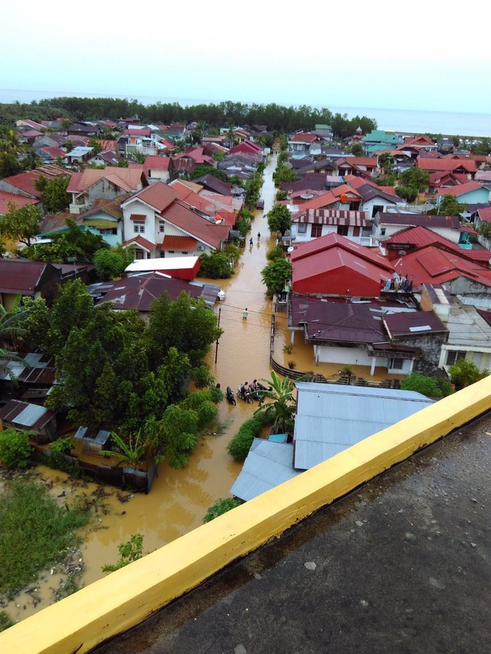 Diguyur Hujan Deras Semalam, Kota Padang Dilanda Banjir
