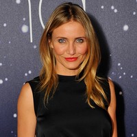 Cameron Diaz sering kali mengatakan jika ia hanya ingin fokus pada karier. Meski sudah menikah, ia pun masih belum berencana memiliki anak hingga sekarang. Menurutnya banyak wanita takut mengaku tak ingin punya anak karena pendapat lingkungan. Tapi aktris itu tak terlalu ambil pusing dan tetap merasa bahagia. Foto: Cameron Diaz/Instagram