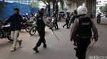 Polisi Bubarkan Paksa Massa Go-Jek