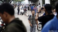 Kawasan Jalan Sudirman sempat dikuasai taksi dan bajaj. 