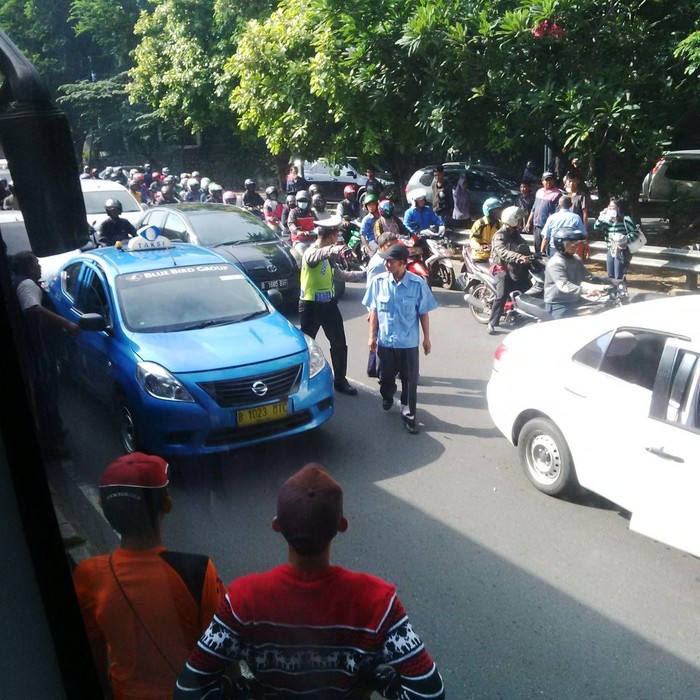 Sopir Taksi Pendemo Gelar Razia, Express Tetap Tegaskan Layani Pelanggan