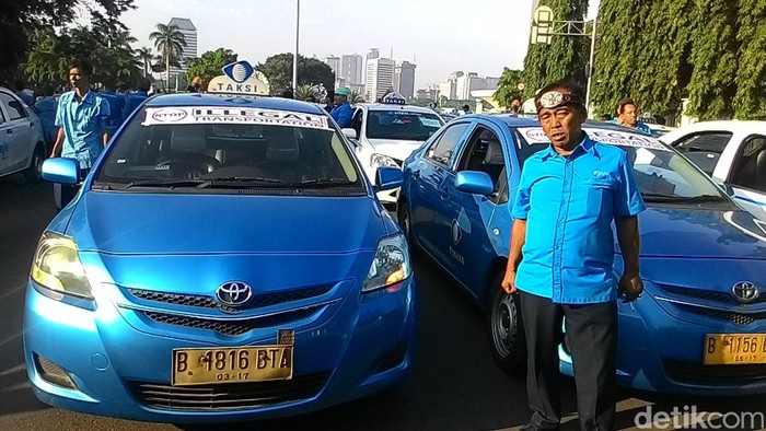 Rombongan Taksi di Tol Jagorawi Masih Belum Terlihat