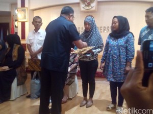 Keluarga Korban Helikopter Jatuh di Poso Diberi Santunan Rp 400 Juta