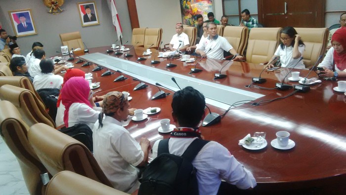 Di Depan Seskab, Pendemo: Rekrutmen Pendamping Dana Desa Tidak Transparan!