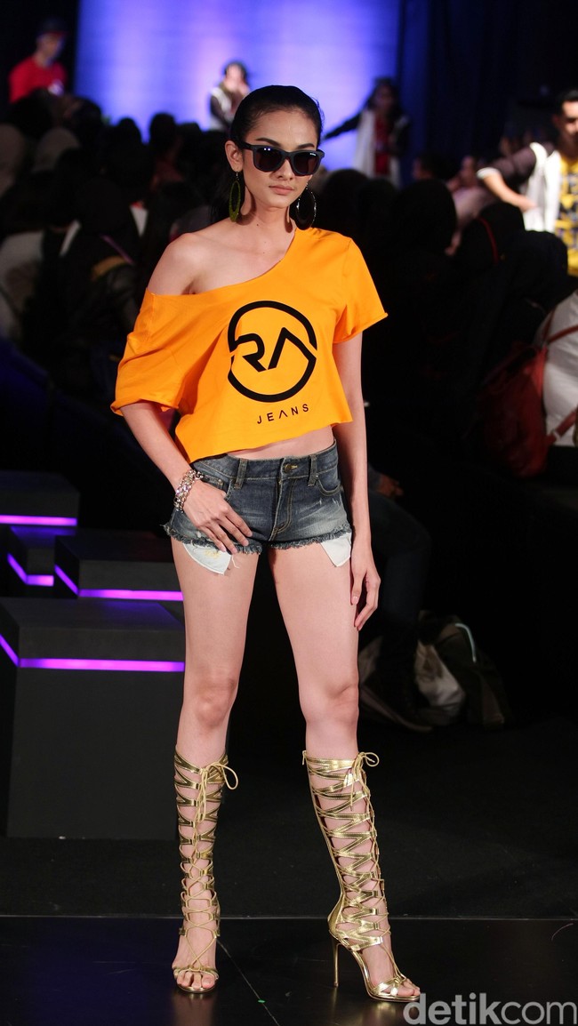 RA Jeans by Raffi Ahmad Star on Famous Indonesia Fashion Week 2016. at Jakarta Convention Center. Senayan. Jakarta. [Foto: Mohamamd Abduh/Wolipop]