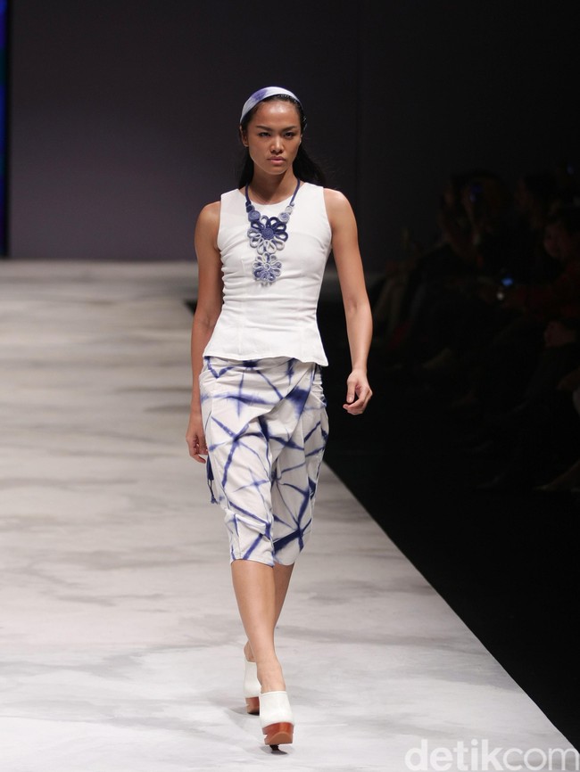 Handy Hartono Ragam Wastra Nusantara Indonesia Fashion Week 2016. at Jakarta Convention Center. Senayan. Jakarta. [Foto: Mohamamd Abduh/Wolipop]