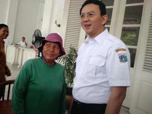 Tuti Petugas Taman yang Berani Marahi Pendemo Bertemu Ahok di Balai Kota