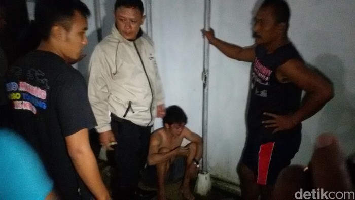 Tepergok Curi Helm di Bantul, Pemuda ini Babak Belur Dihajar Warga