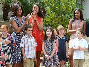 Foto: Penampilan Stylish Keluarga Obama dengan Rancangan Desainer Dunia di Kuba