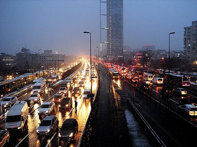 Ini Daftar Kota dengan Lalu Lintas Terburuk Saat Jam Sibuk - Halaman 3