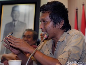 Adian Jawab Tudingan Teman Ahok dengan Joke