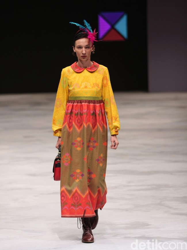 Yogiswari Prajanti Ragam Wastra Nusantara Indonesia Fashion Week 2016. at Jakarta Convention Center. Senayan. Jakarta. [Foto: Mohamamd Abduh/Wolipop]
