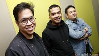 Mereka mengaku sebenarnya tiga personel itu adalah formasi lama mereka.