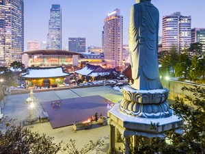 Serasa Bertualang Melintasi Waktu di Seoul