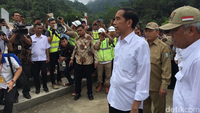 Jokowi: Pos Perbatasan di Entikong Akan Lebih Bagus dari Malaysia