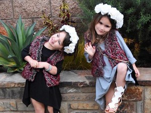 Cute! Ini Dua Fashionista Cilik Saingan Kendall & Kylie Jenner