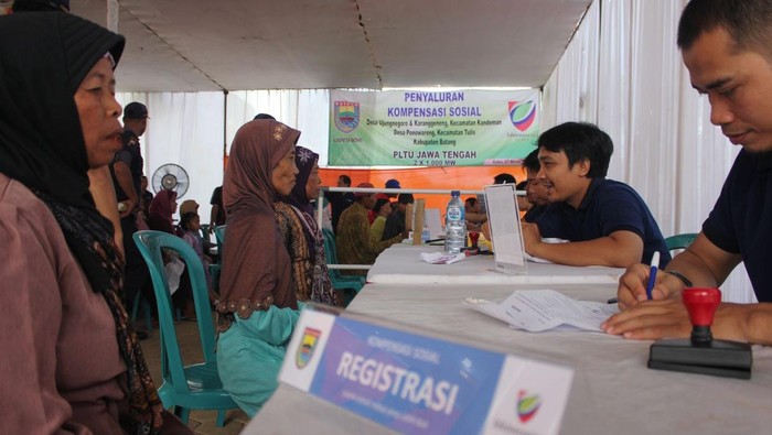 Ratusan Petani Terdampak Proyek PLTU Batang Terima Dana Kompensasi