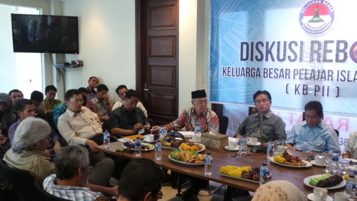 Bertemu Alumni PII, Yusril Bicara Soal Makanan Halal di Jakarta