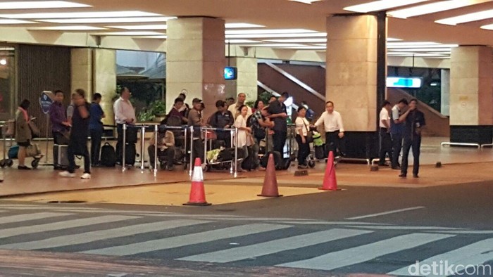 bandara sepi taksi