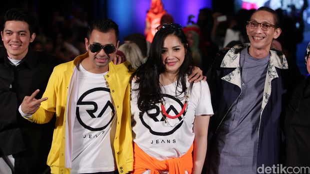 7 Selebriti Wanita yang Bisnisnya <i>Booming</i> di 2016