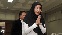Tak lama kemudian Bella memutuskan untuk menceraikan Suryono. Pool/Noel/detikFoto.