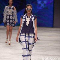 Handy Hartono Ragam Wastra Nusantara Indonesia Fashion Week 2016. at Jakarta Convention Center. Senayan. Jakarta. [Foto: Mohamamd Abduh/Wolipop]