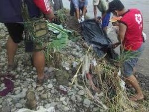 Pengemudi Mobil Carry Tenggelam di Atas Perahu Tambang Ditemukan