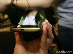 Peluncuran Ponsel Virtual Reality Ramah Kantong Lenovo