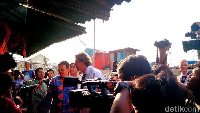 Ahok Yakinkan Warga Waduk Pluit yang Ragu Kampungnya Bebas Banjir