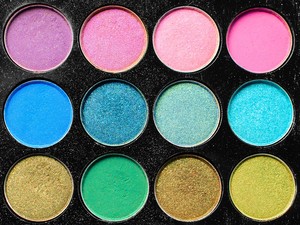 Tren Makeup Korea Terkini Lebih Berani Bermain Warna