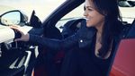 Michelle Rodriguez Ngebut dengan Jaguar