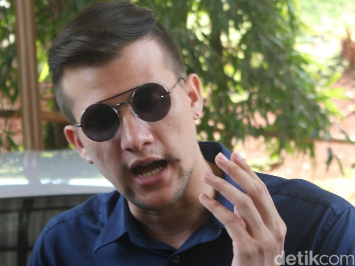 Stuart Keberatan Divonis Cerai dengan Risty Tagor