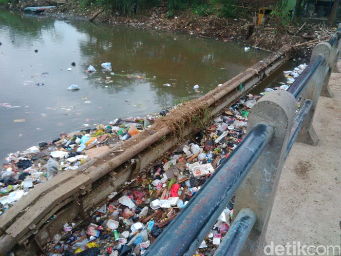 Besok, Gubernur Aher akan Tinjau Horor Sampah Cikapundung