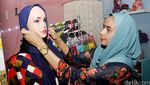 Mengintip Sonya Fatmala Jualan Busana Muslim