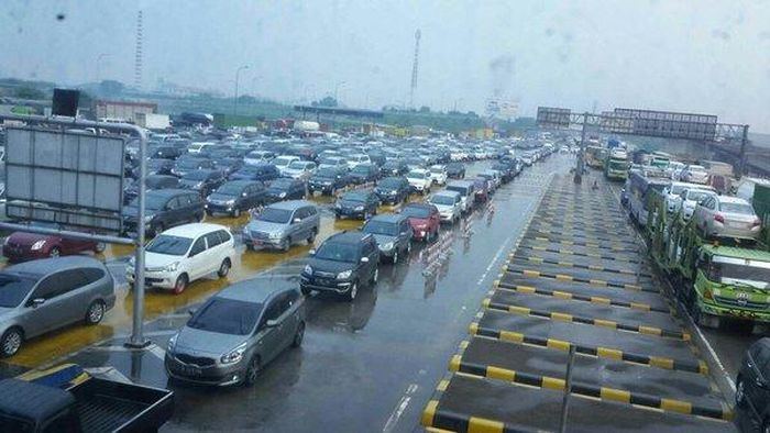 Ilustrasi macet tol Jakarta-Bekasi/Foto: Twitter TMC Polda Metro Jaya Ilustrasi macet tol Jakarta-Bekasi/Foto: Twitter TMC Polda Metro Jaya