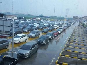 Pagi Ini Tol Bekasi Sampai Cikarang Macet