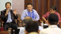 Kenaikan itu meliputi peserta Mandiri BPJS Kesehatan untuk kelas I dari Rp 59.500 menjadi Rp 80.000, kelas II dari Rp 42.500 menjadi Rp 51.000 dan kelas III dari Rp 25.500 menjadi Rp 30.000. 