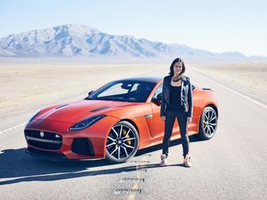Pemeran Letty di Fast and Furious Ini Ngebut Hingga 323 Km/jam