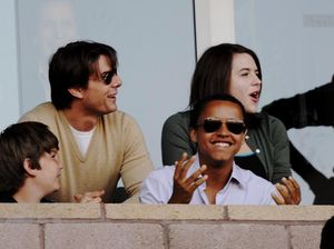 Suri Hapus Nama Belakang, Hubungan Tom Cruise dengan 2 Anaknya Jadi Sorotan
